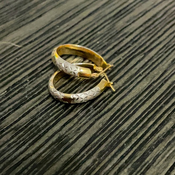 14k gold hoop earrings - Picture 1 of 4